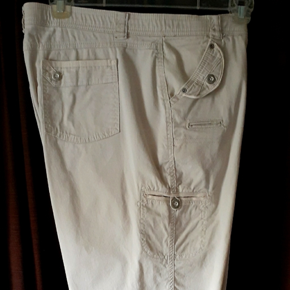 Gloria Vanderbilt capris